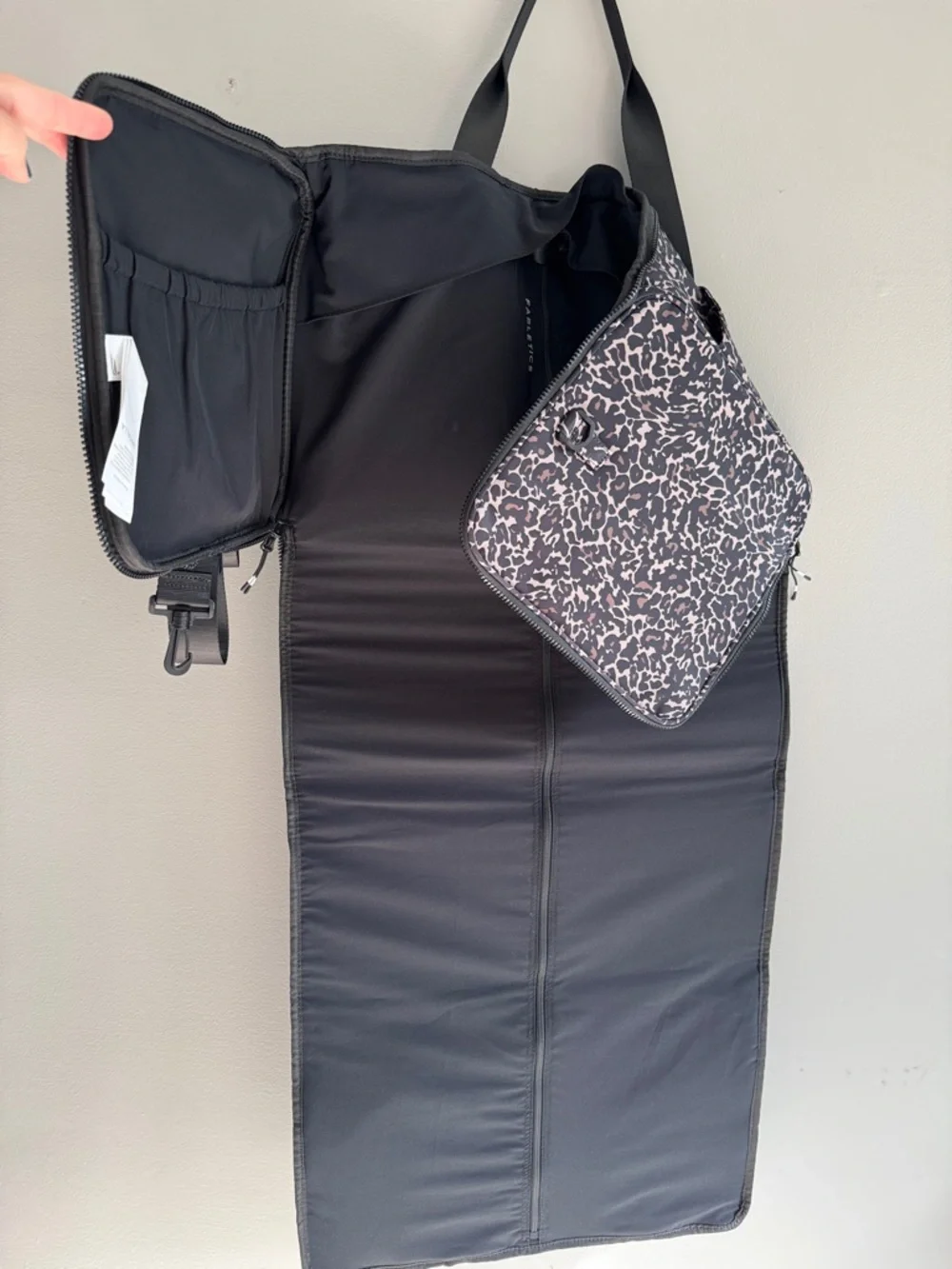 NWT Fabletics Travel Bag convertible hanging bag/weekender - Picture 8 of 14